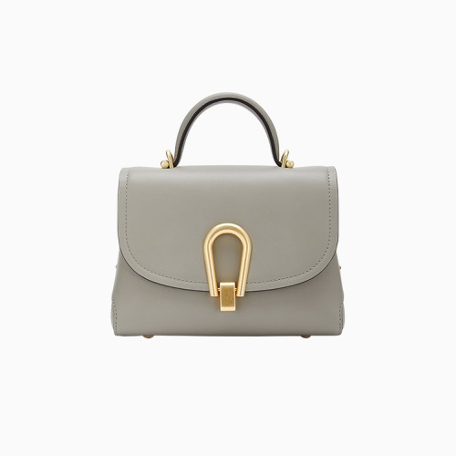 Small women's handbags for leisure. Small women's handbags for leisure.
