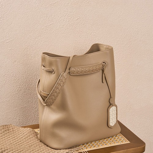Handheld one shoulder bucket bag Handheld one shoulder bucket bag