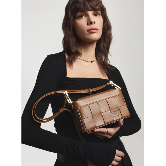 A one-shoulder crossbody bag is a niche woven small square bag - Memoo.com A one-shoulder crossbody bag is a niche woven small square bag - Memoo.com