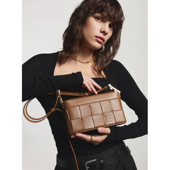 A one-shoulder crossbody bag is a niche woven small square bag - Memoo.com A one-shoulder crossbody bag is a niche woven small square bag - Memoo.com