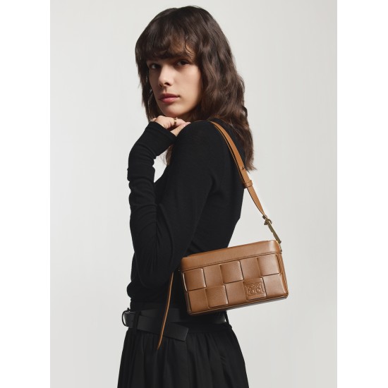 A one-shoulder crossbody bag is a niche woven small square bag - Memoo.com A one-shoulder crossbody bag is a niche woven small square bag - Memoo.com