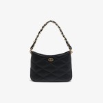 Versatile and stylish one-shoulder crossbody bag with a chain