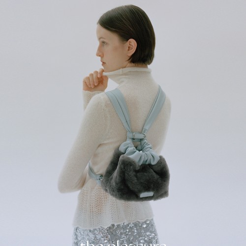 Sheepskin and wool integrated pleated bucket bag, shoulder bag, crossbody bag Sheepskin and wool integrated pleated bucket bag, shoulder bag, crossbody bag