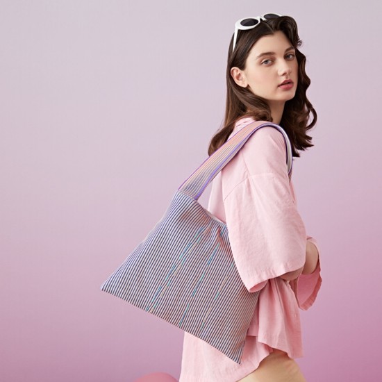 Knitted Phantom Bubble Gradient Tote Bag - Memoo.com Knitted Phantom Bubble Gradient Tote Bag - Memoo.com