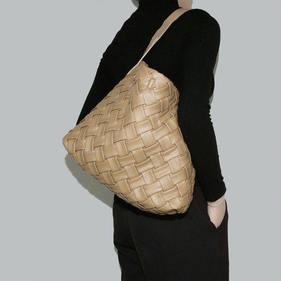 Soft leather woven tote bag, bucket bag, crossbody bag, mother bag - Memoo.com Soft leather woven tote bag, bucket bag, crossbody bag, mother bag - Memoo.com
