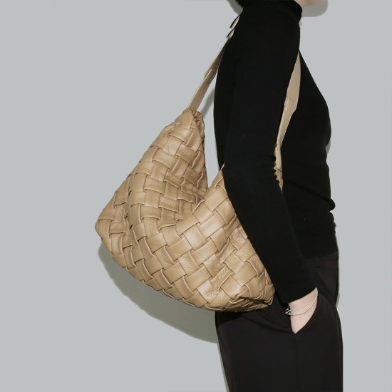 Soft leather woven tote bag, bucket bag, crossbody bag, mother bag - Memoo.com Soft leather woven tote bag, bucket bag, crossbody bag, mother bag - Memoo.com