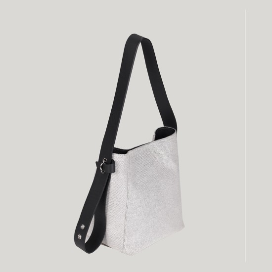 Medium sized wandering bag, large capacity commuting computer bag, lightweight single shoulder niche bag Medium sized wandering bag, large capacity commuting computer bag, lightweight single shoulder niche bag