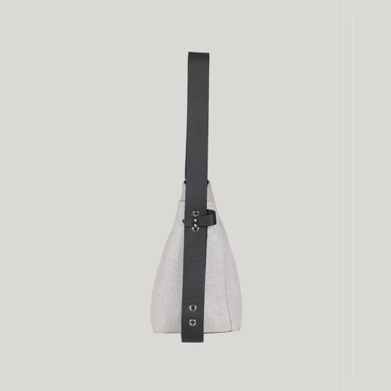 Medium sized wandering bag, large capacity commuting computer bag, lightweight single shoulder niche bag Medium sized wandering bag, large capacity commuting computer bag, lightweight single shoulder niche bag