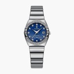 Ladies' watch. It is a luxurious timepiece with a luminous function, waterproof feature, high-grade quality, and a calendar function. It is a famous brand ladies' quartz wristwatch.