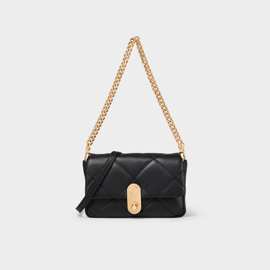 Single shoulder crossbody chain carrying small square bag Single shoulder crossbody chain carrying small square bag