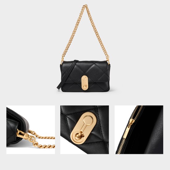 Single shoulder crossbody chain carrying small square bag Single shoulder crossbody chain carrying small square bag