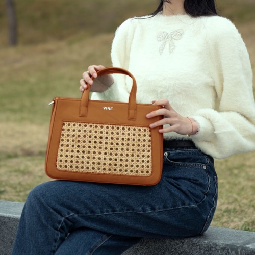 Handmade rattan tote bag cowhide niche Maillard Handmade rattan tote bag cowhide niche Maillard