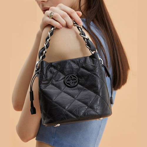 crossbody tote bag with zipper