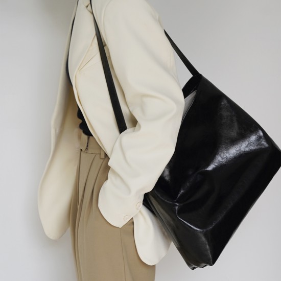 Cowhide bag for women carrying one shoulder - Memoo.com Cowhide bag for women carrying one shoulder - Memoo.com