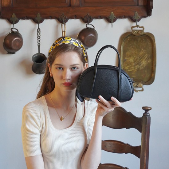 Top layer cowhide retro egg shaped shell bag, single shoulder crossbody handbag, mini womens bag - Memoo.com Top layer cowhide retro egg shaped shell bag, single shoulder crossbody handbag, mini womens bag - Memoo.com