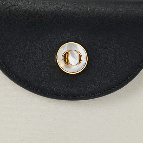 Compact handbag in black and white contrasting fashion - Memoo.com Compact handbag in black and white contrasting fashion - Memoo.com