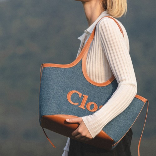 Denim tote bag in contrasting commuter shoulder bag Denim tote bag in contrasting commuter shoulder bag