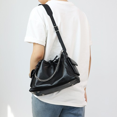 Goat skin all steel hardware carryall black warrior commuting tote bag shoulder bag Goat skin all steel hardware carryall black warrior commuting tote bag shoulder bag