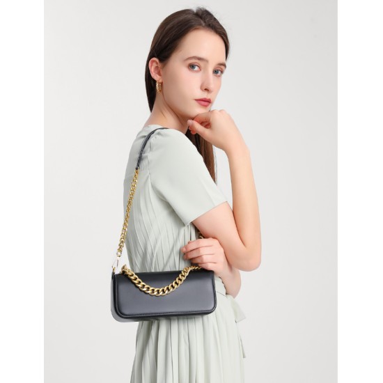 A new leather hand-held chain small square bag - Memoo.com A new leather hand-held chain small square bag - Memoo.com