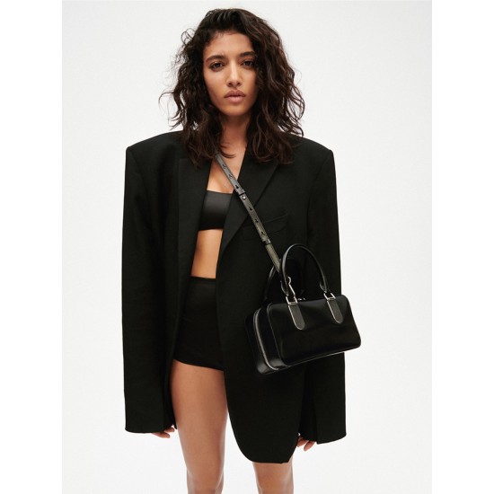 Wear a Boston tote over one shoulder - Memoo.com Wear a Boston tote over one shoulder - Memoo.com