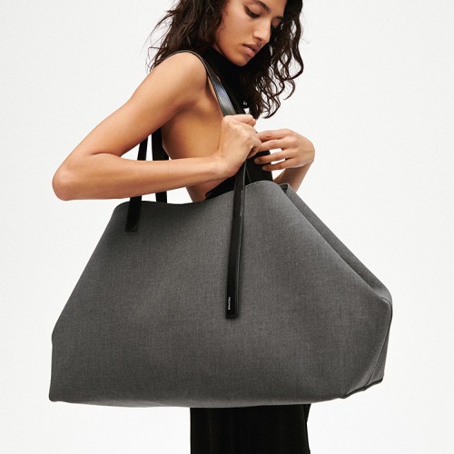 Commuter on the shoulder handbag, sports bag Commuter on the shoulder handbag, sports bag