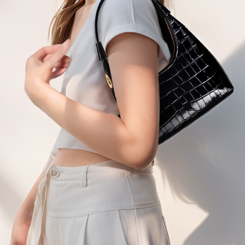 Hand-held versatile crescent bag texture cross-body bag