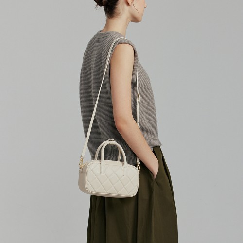Soft cowhide rhombic tote bag Soft cowhide rhombic tote bag