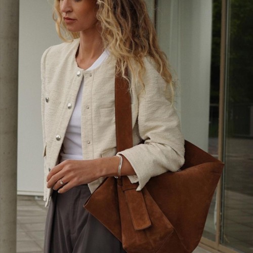 One shoulder bag with versatile temperament and underarm bag