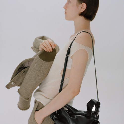 Cowhide soft soufflé bag with large volume pleated shoulder crossbody bag Cowhide soft soufflé bag with large volume pleated shoulder crossbody bag