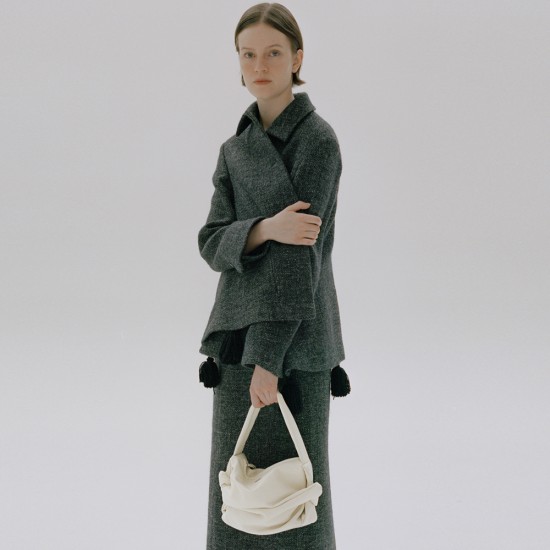 Cowhide soft soufflé bag with large volume pleated shoulder crossbody bag - Memoo.com Cowhide soft soufflé bag with large volume pleated shoulder crossbody bag - Memoo.com