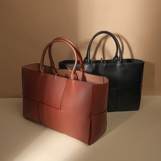 Large capacity tote bag with top layer cowhide Large capacity tote bag with top layer cowhide