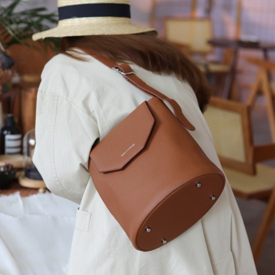 Cowhide top layer single shoulder crossbody bucket bag retro - Memoo.com Cowhide top layer single shoulder crossbody bucket bag retro - Memoo.com